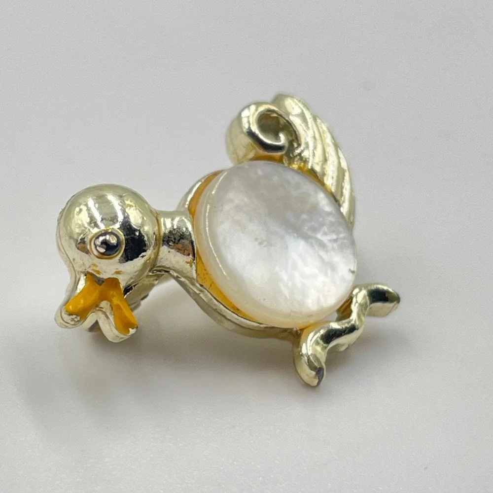 Vintage Mother of Pearl Aluminum Duck Brooch Gold Tone Bird Pin Novelty Classic